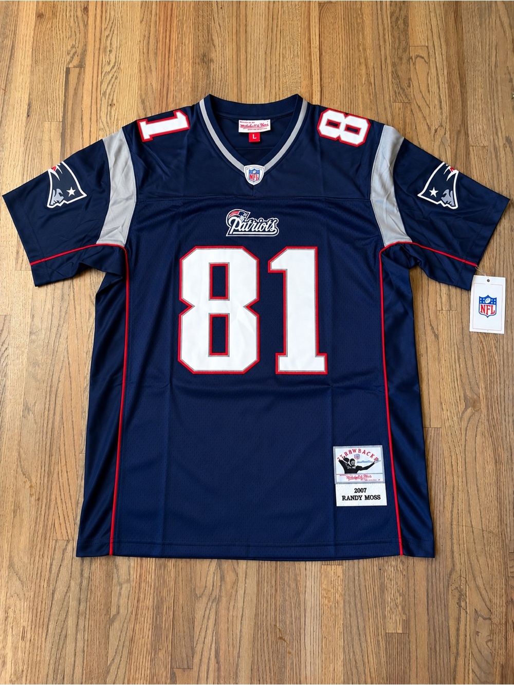 Randy Moss #81 Mitchell & Ness New England Patriots NFL Throwback Jersey NWT L